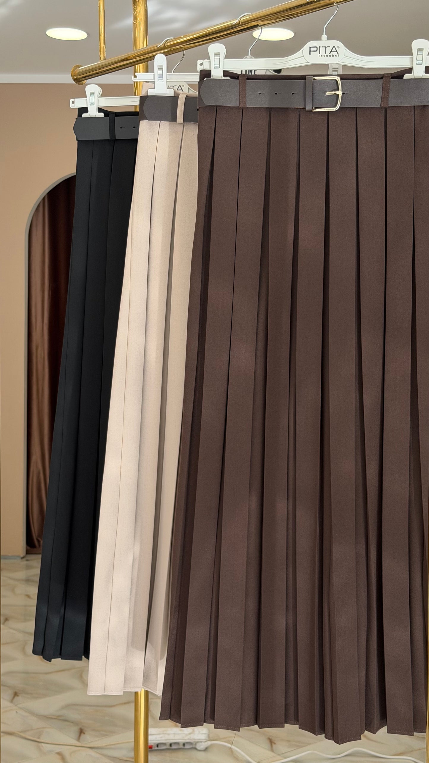 Classy pleated skirt