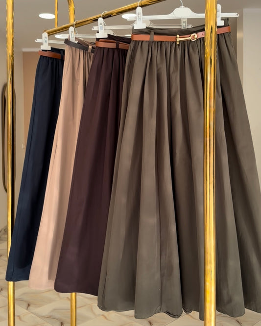 Belted pleated skirt