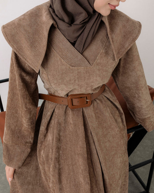 Wide collar belted dress