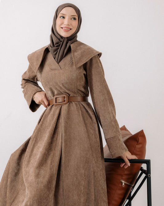 Wide collar belted dress