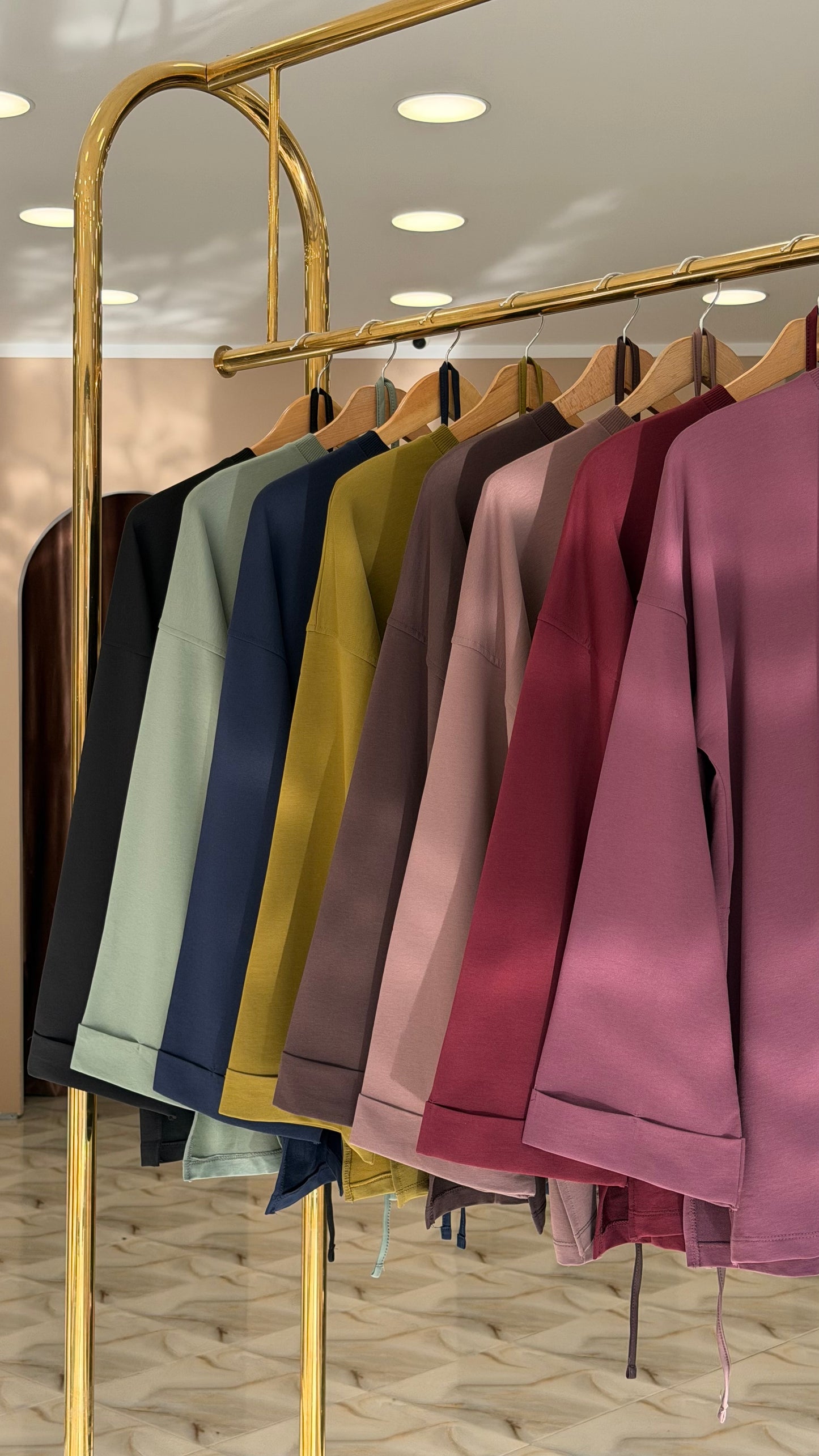 Trending Slit sweatshirt