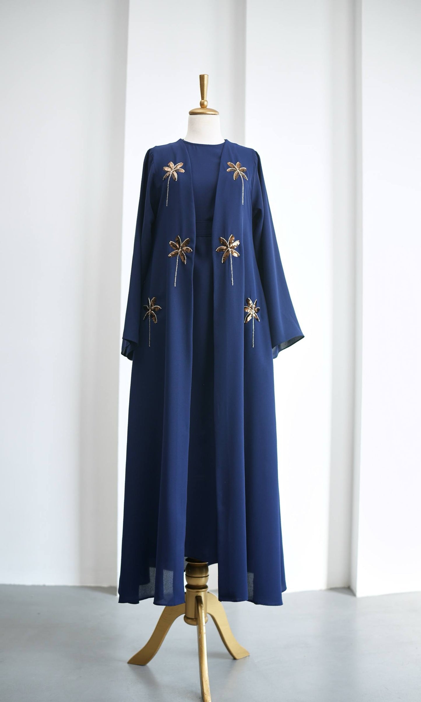 Palm motif abaya