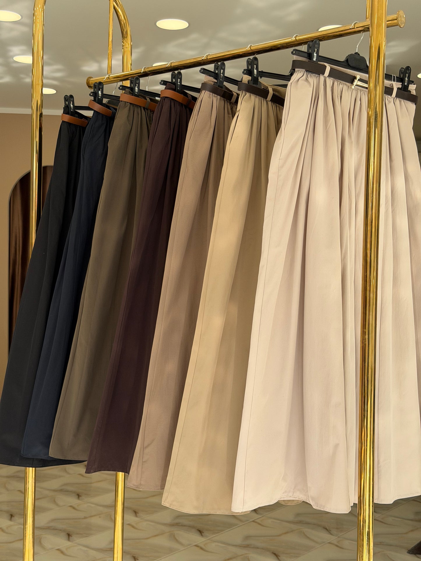 Belted pleated skirt