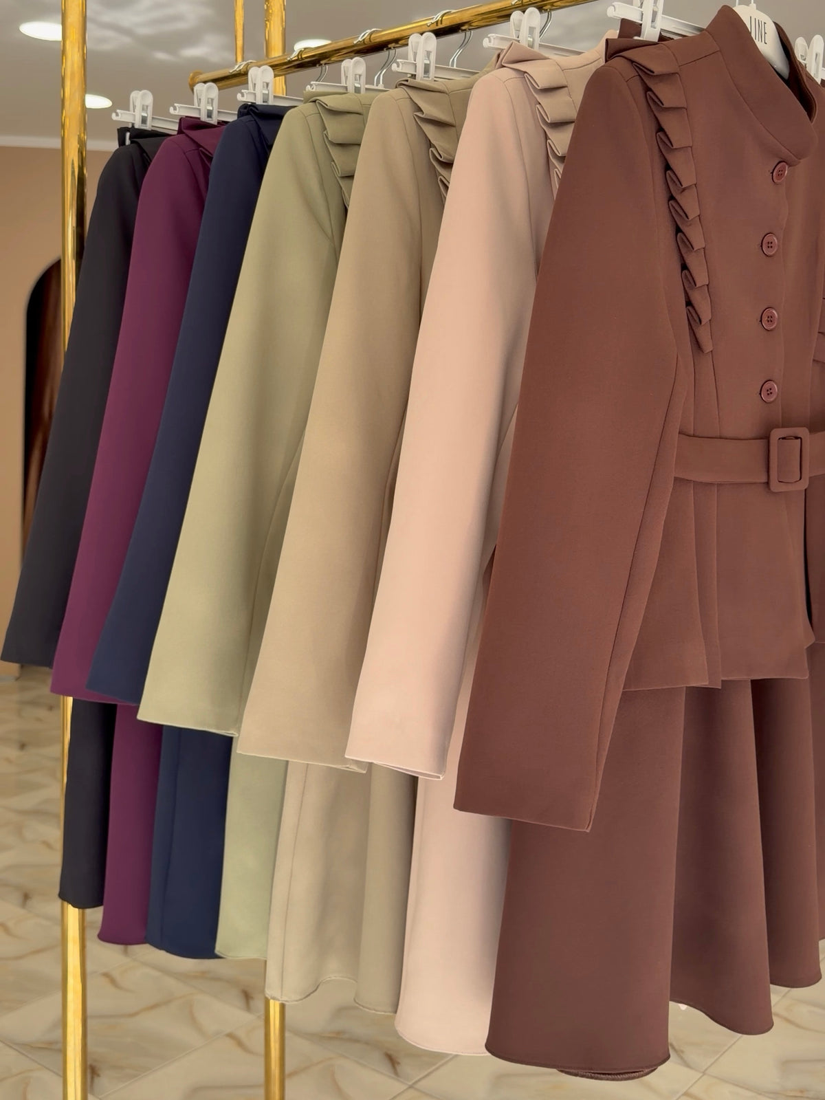 Line elegant skirt set