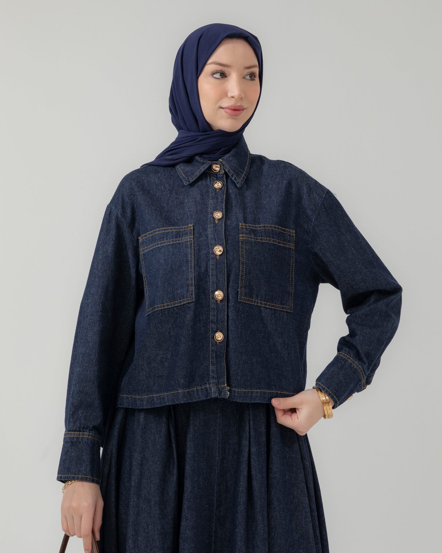 Elegant denim jacket and skirt set (sans ceinture)