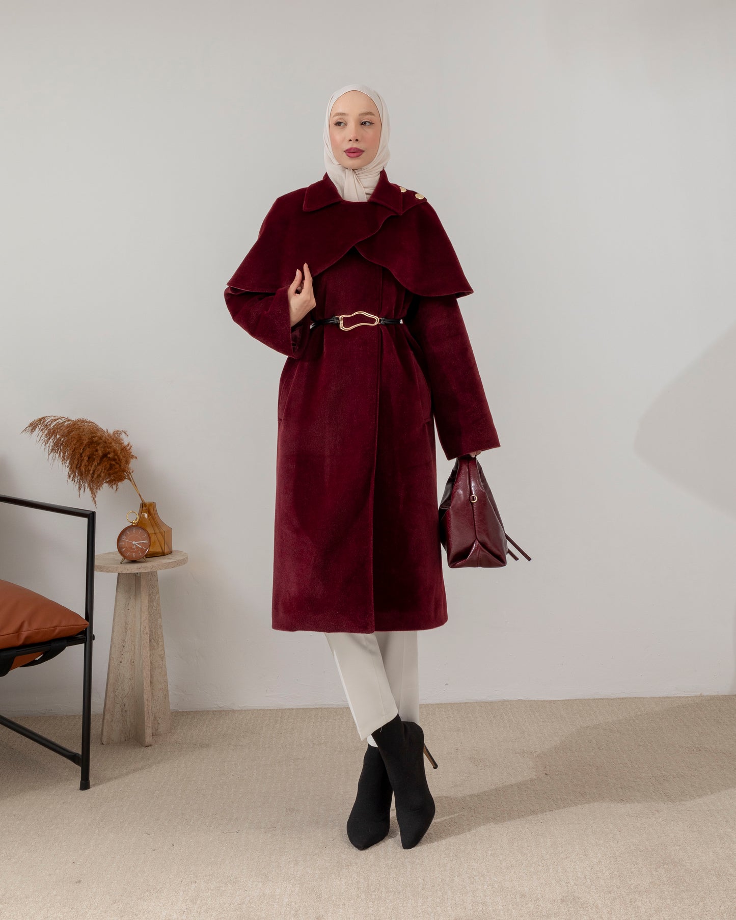 Manteau cachemire à détails pelerine