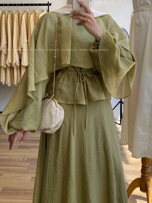 Cape detail skirt Set