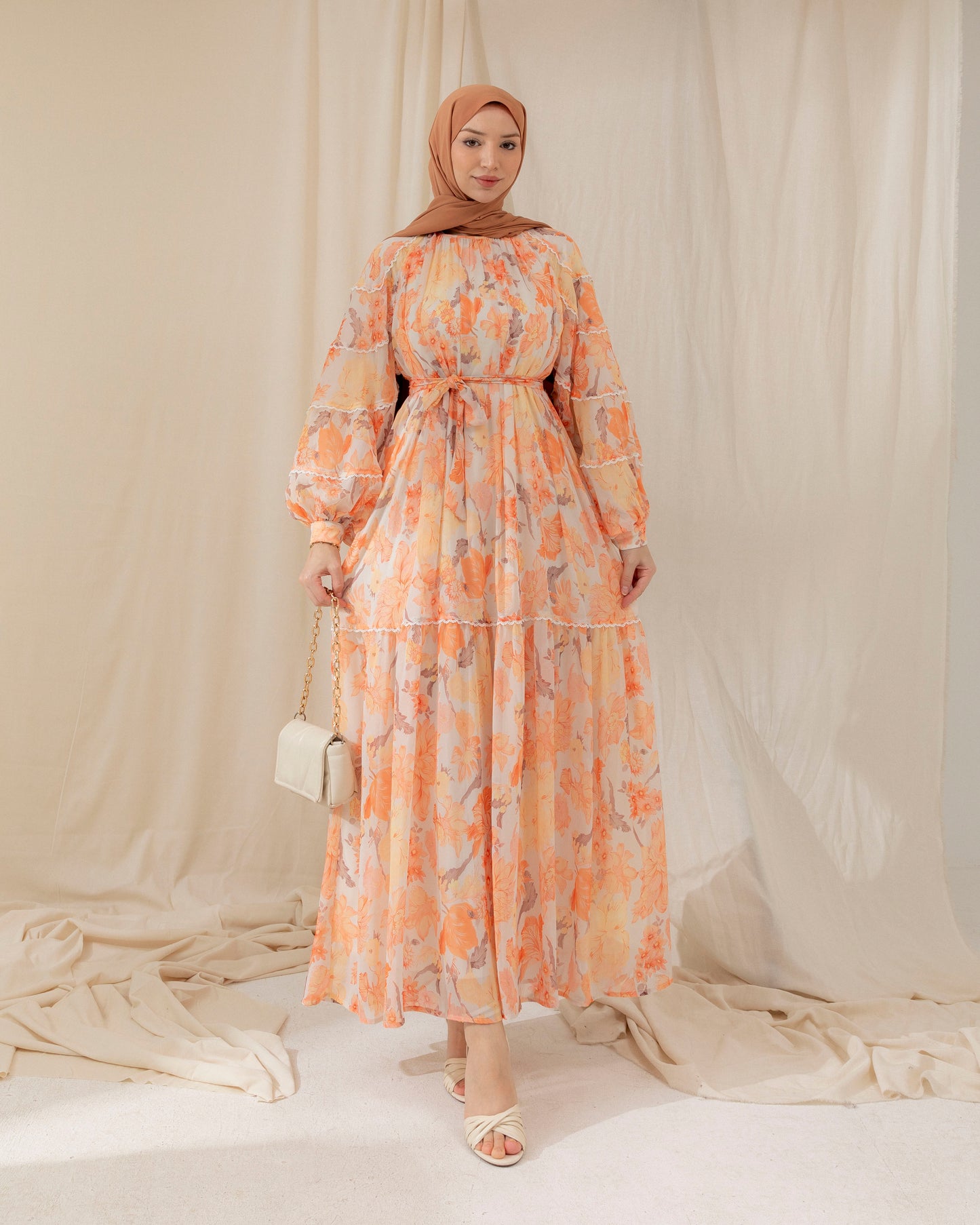 Dantel details floral dress
