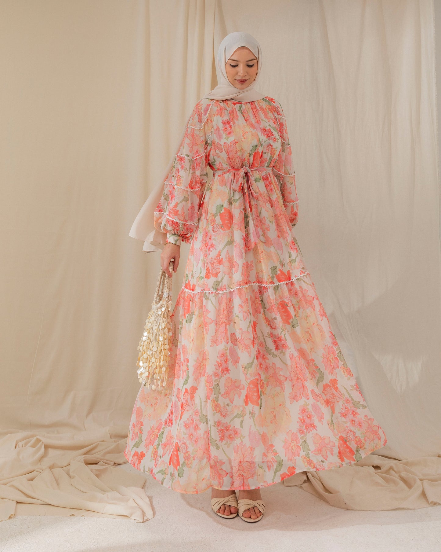 Dantel details floral dress