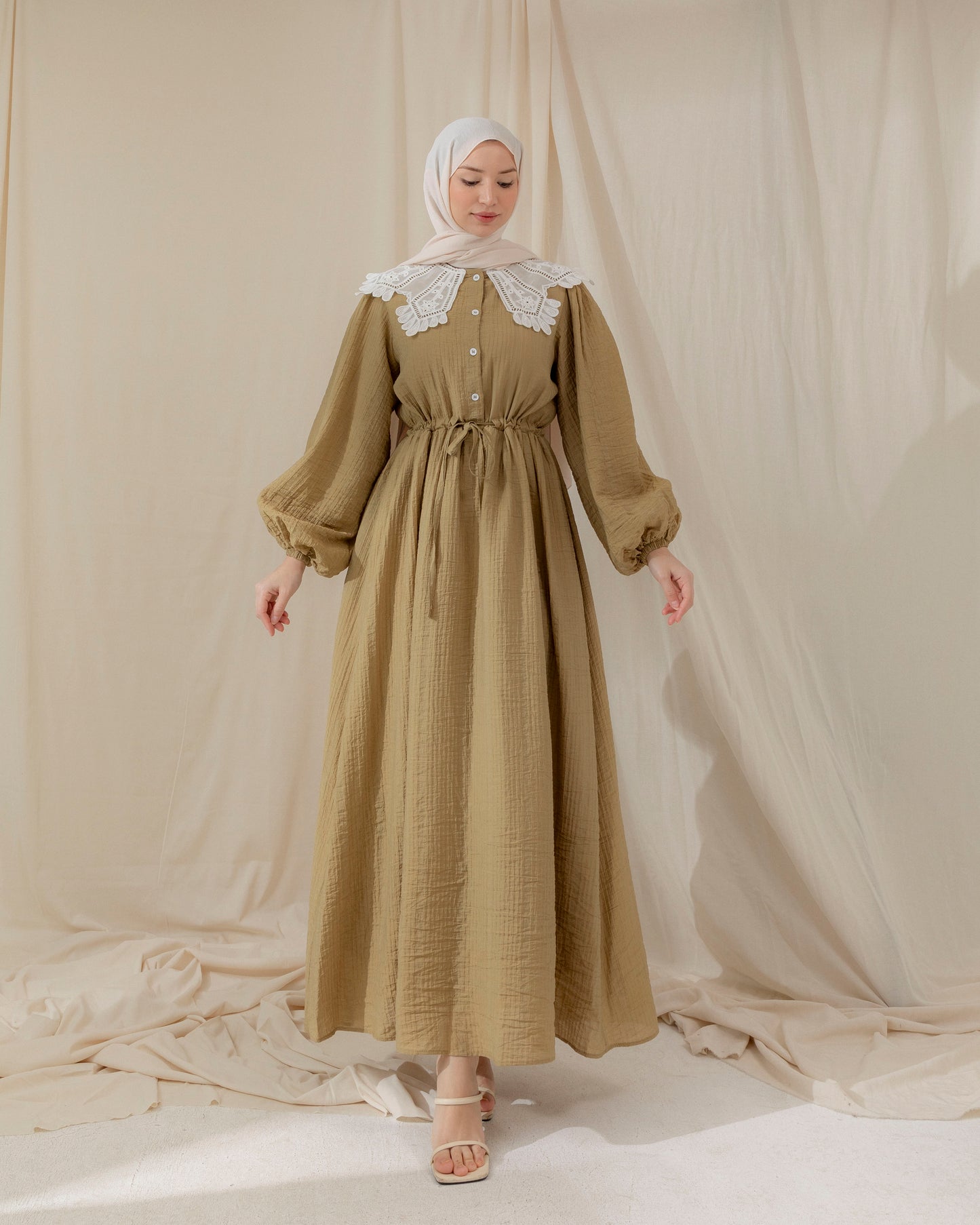 Vintage white collar dress