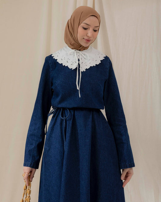Accessory collar denim dress