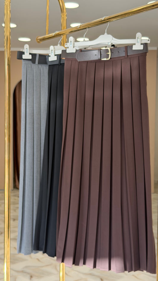 Classy pleated skirt