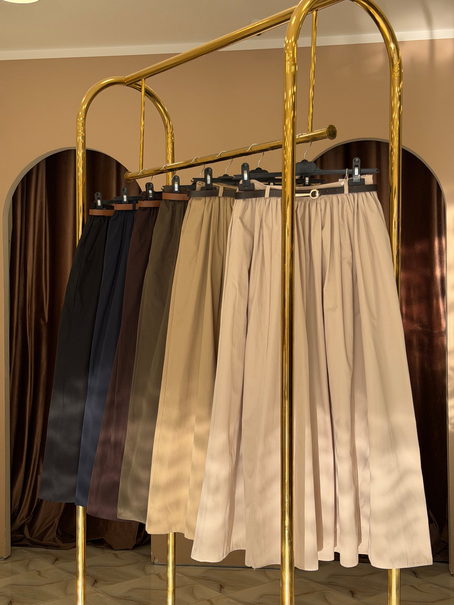 Belted pleated skirt