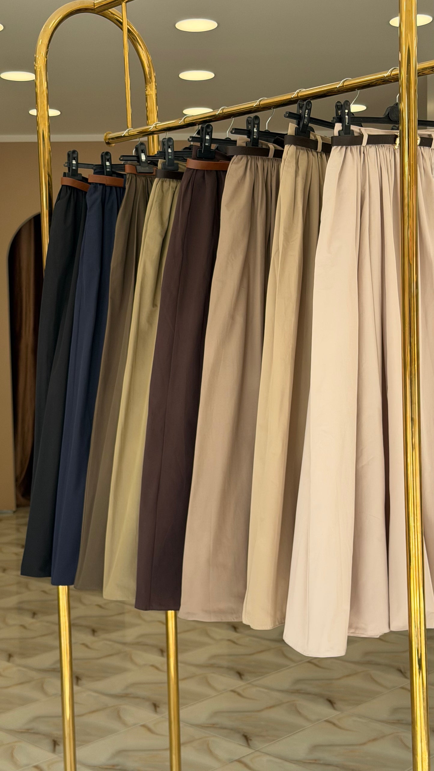 Belted pleated skirt