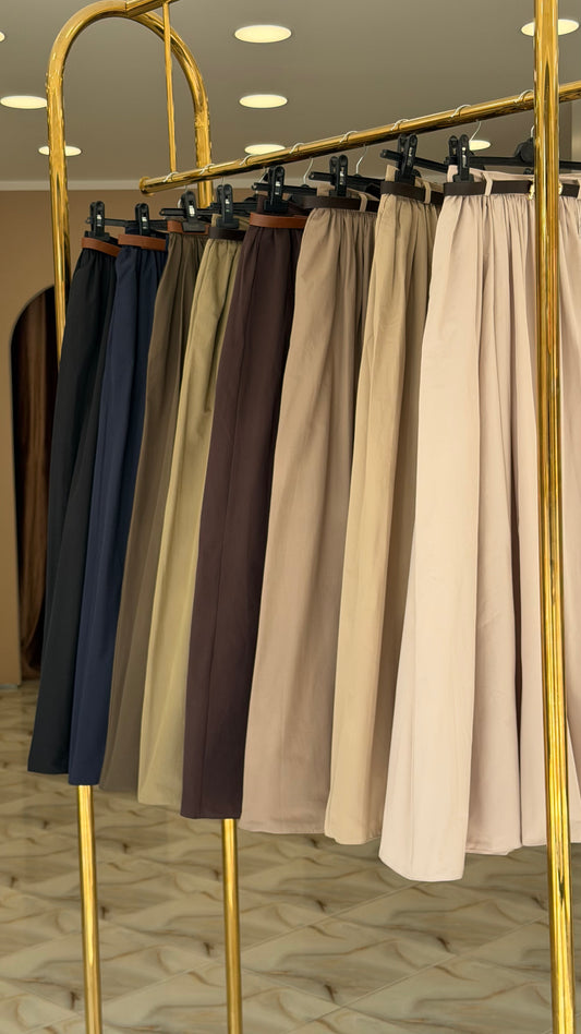 Belted pleated skirt