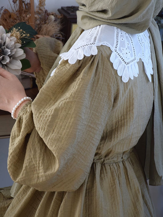 Vintage white collar dress