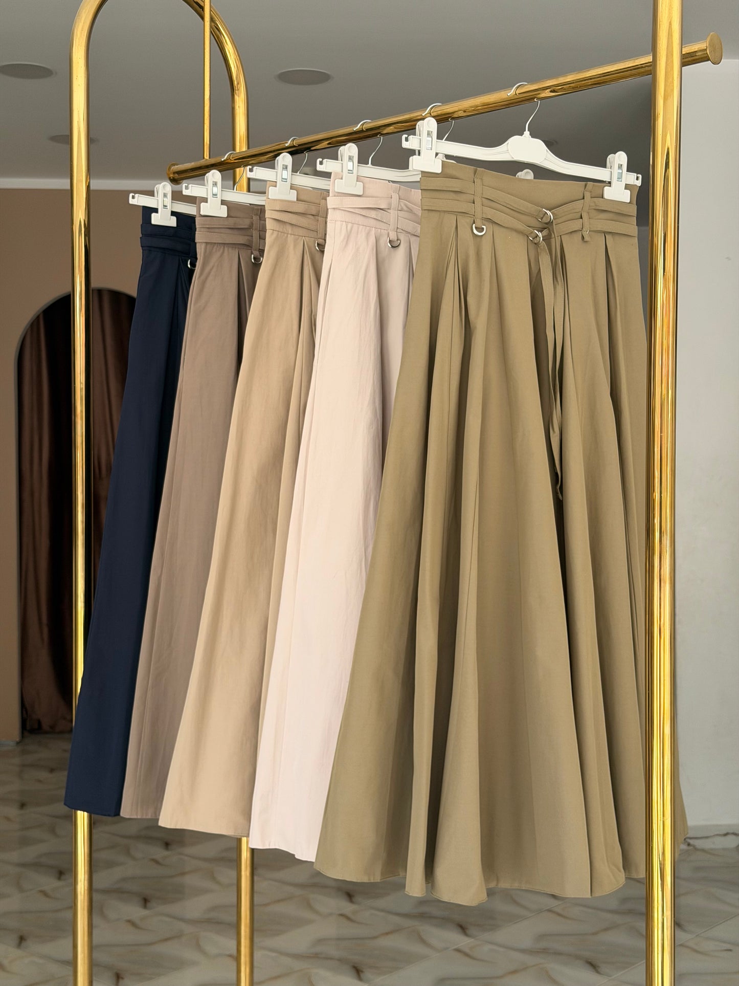 Double belted skirt