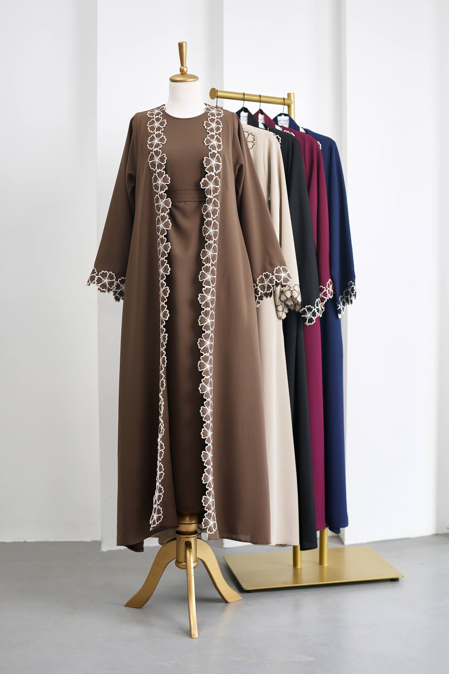 Floral detail Abaya