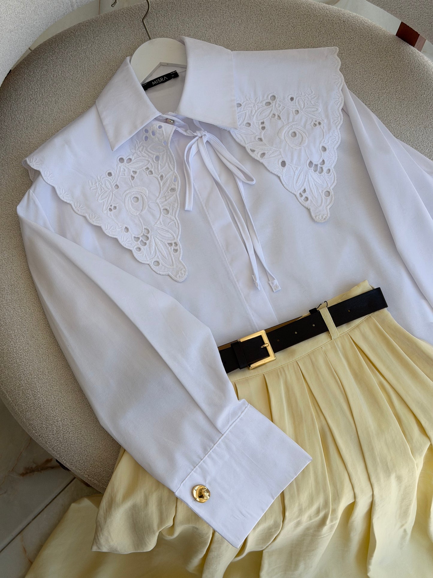Neck tie vintage collar blouse
