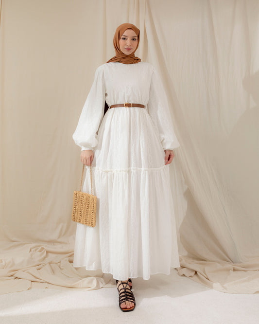 White lace dress (avec ceinture)