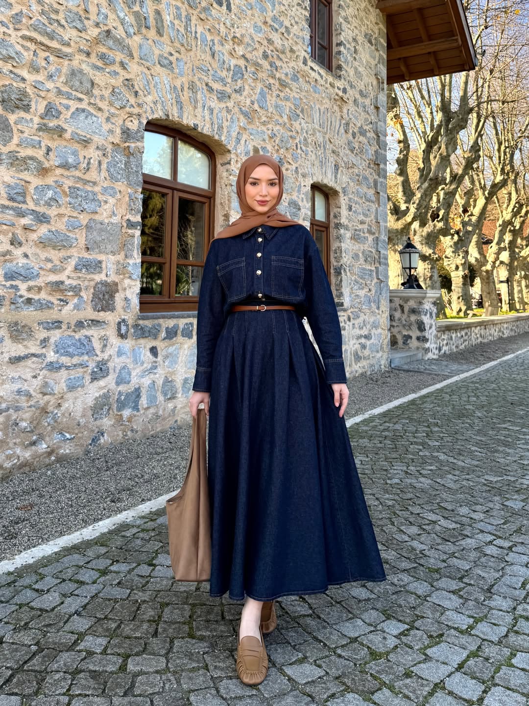 Elegant denim jacket and skirt set (sans ceinture)