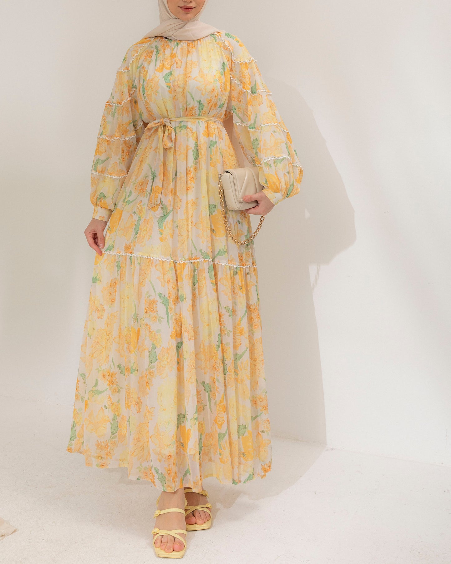 Dantel details floral dress