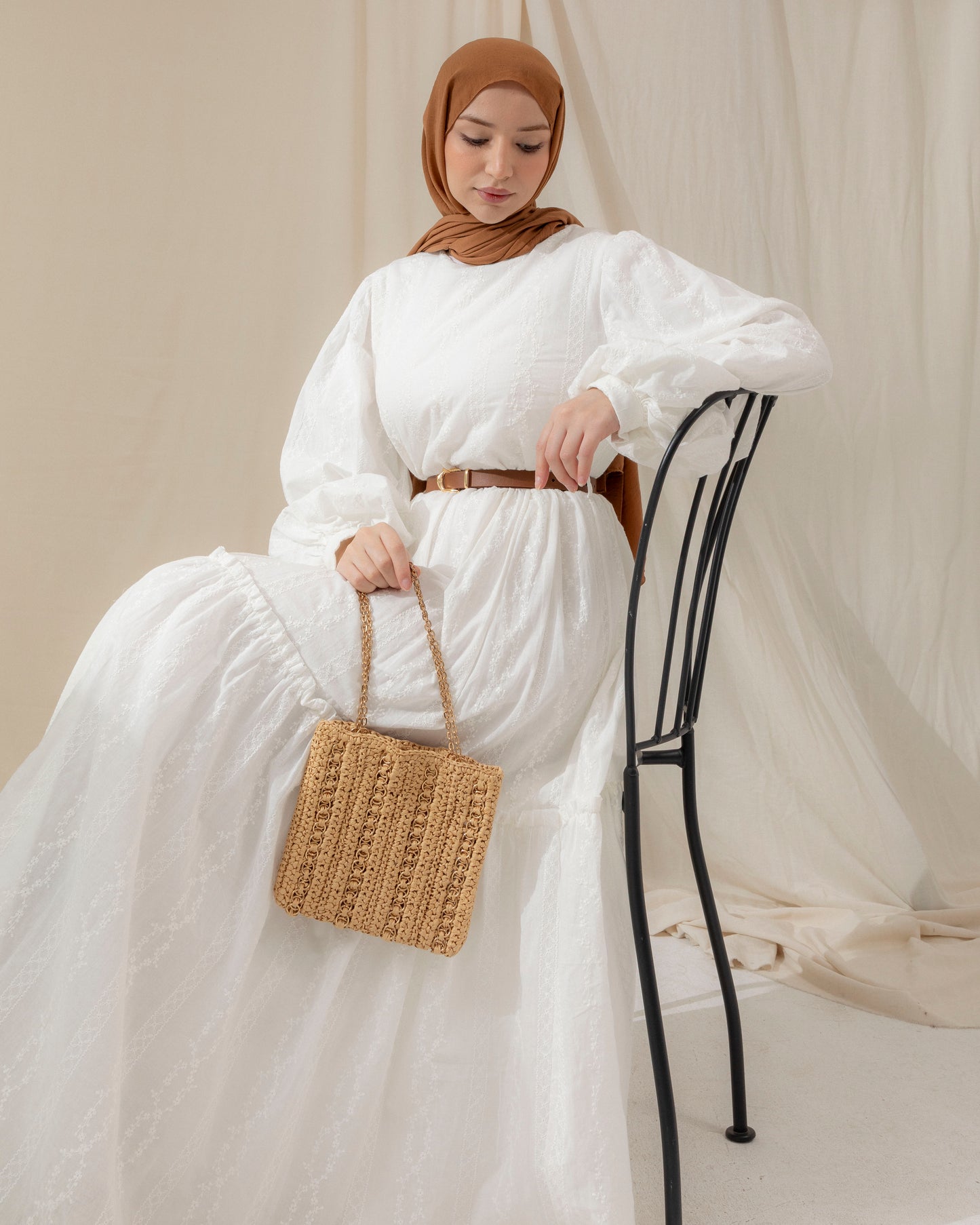 White lace dress (avec ceinture)