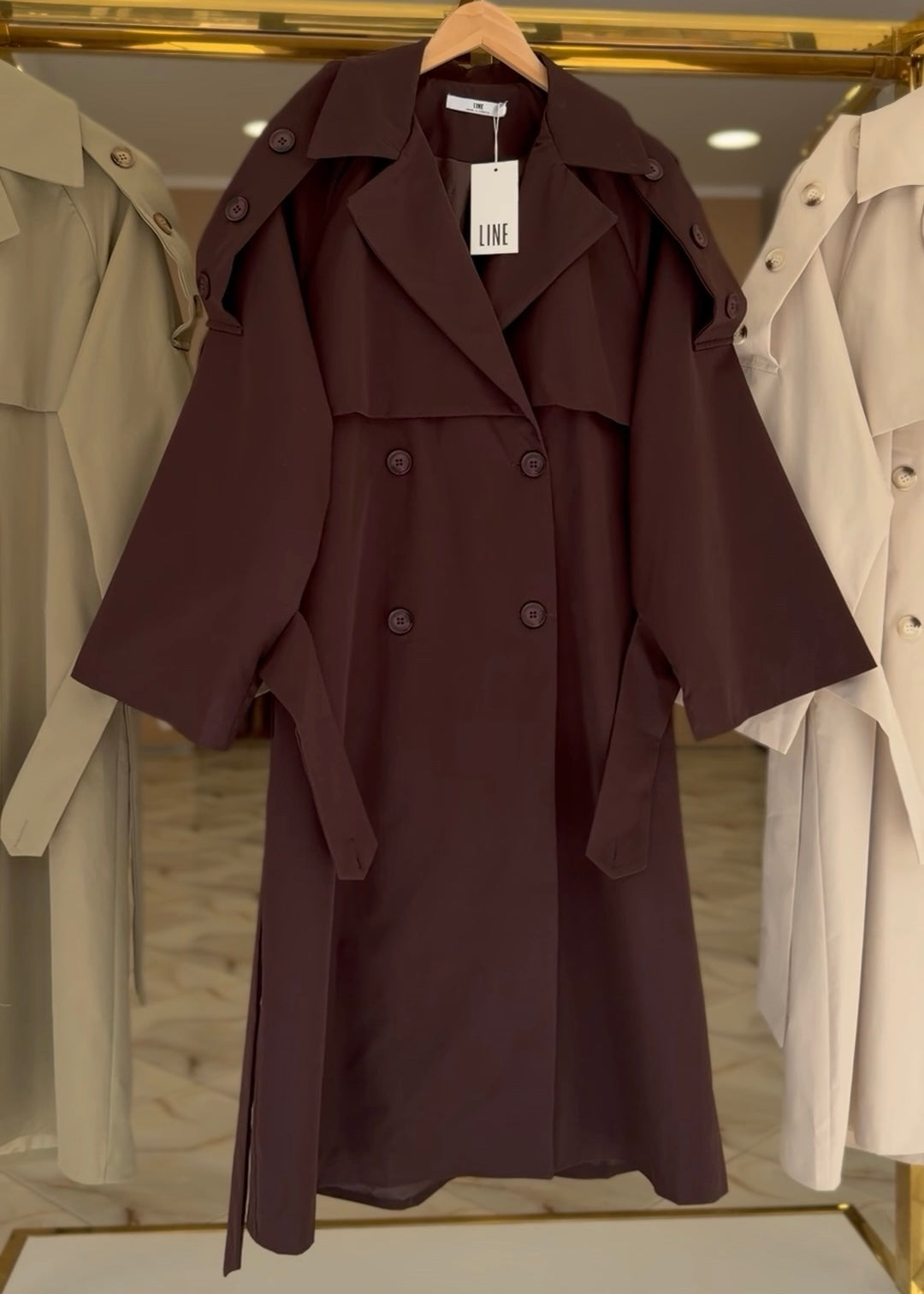 Line wide sleeve trench coat